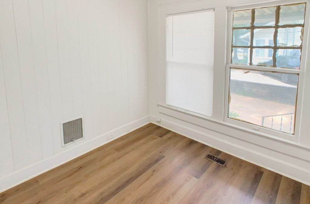 Why choose private office space for rent in Mountain Brook, AL by Right Space employee assisting clients. Private Office Space Near Me.